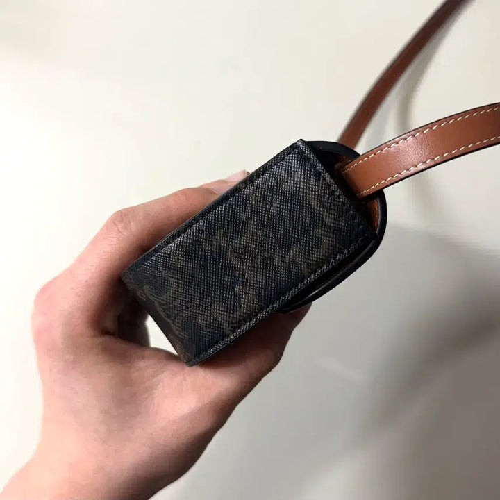 [BUNJANG] Celine Triomphe Mini Bag / [백화점판/당일출고]셀린느 트리옹프 미니백 / 크로스백