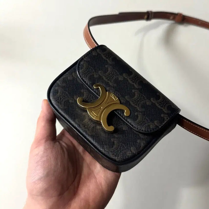 [BUNJANG] Celine Triomphe Mini Bag / [백화점판/당일출고]셀린느 트리옹프 미니백 / 크로스백