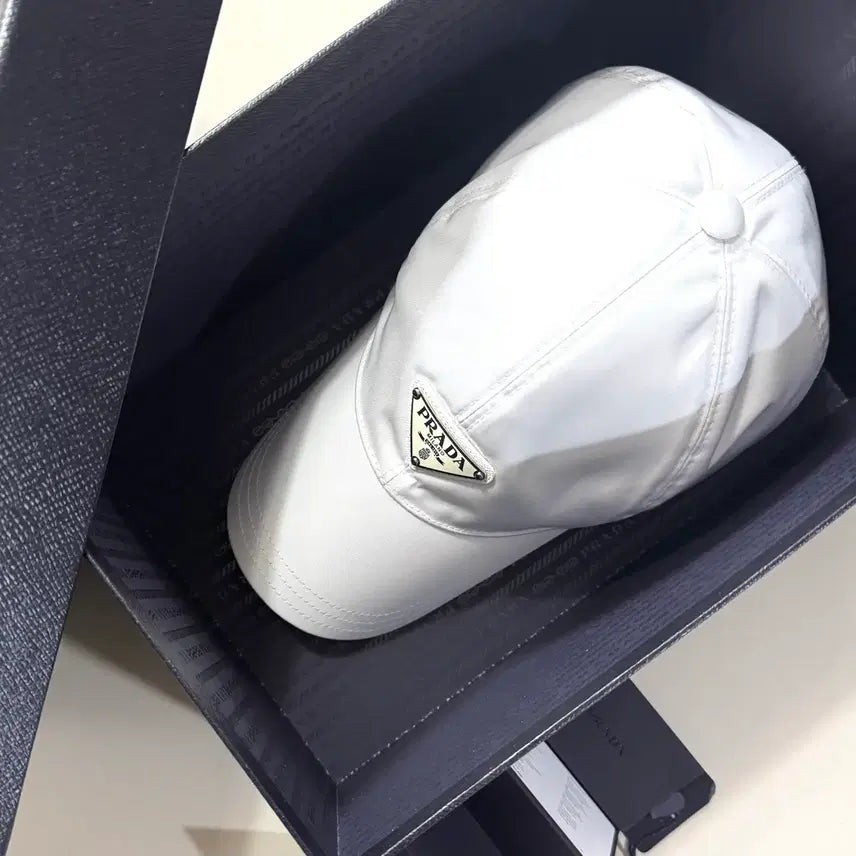 [BUNJANG] Prada Triangle Logo Ball Cap / [정품/당일출고]프라다 삼각로고 볼캡