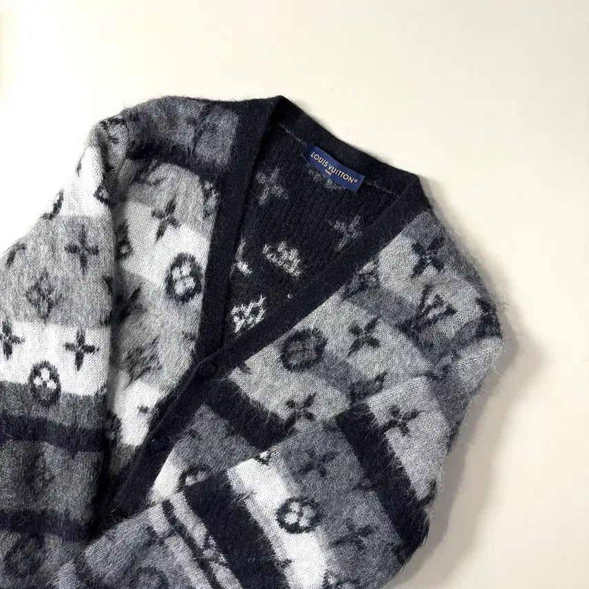[BUNJANG] Louis Vuitton Mohair Cardigan / [백화점판/L]루이비통 모헤어 가디건