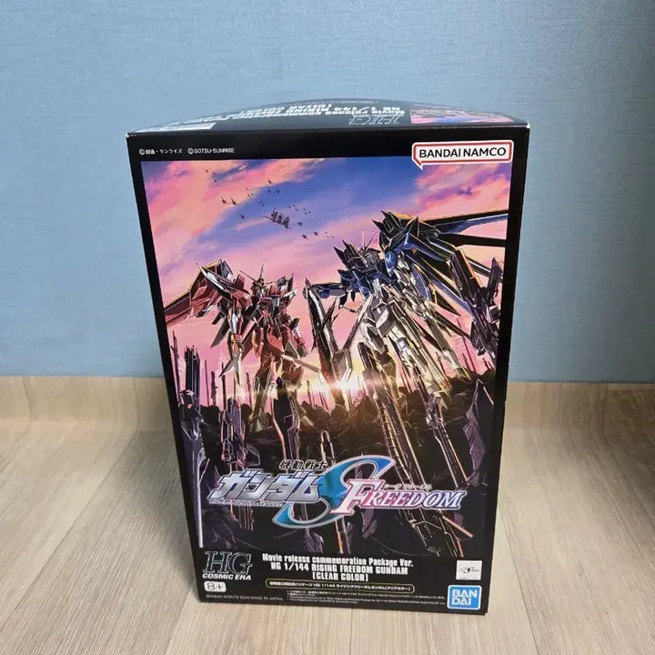 [SOLD OUT] 반다이 한정판 HG 1/144 라이징 프리덤 클리어컬러