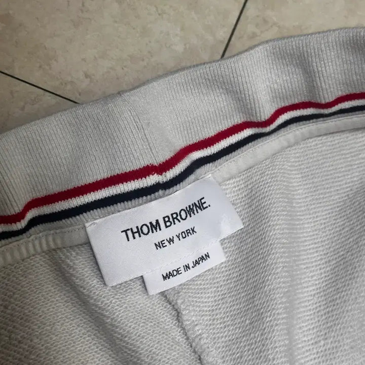 [BUNJANG] Thom Browne Jogger Pants (Size 2) / 톰브라운 조거팬츠 2사이즈 신형 백화점판