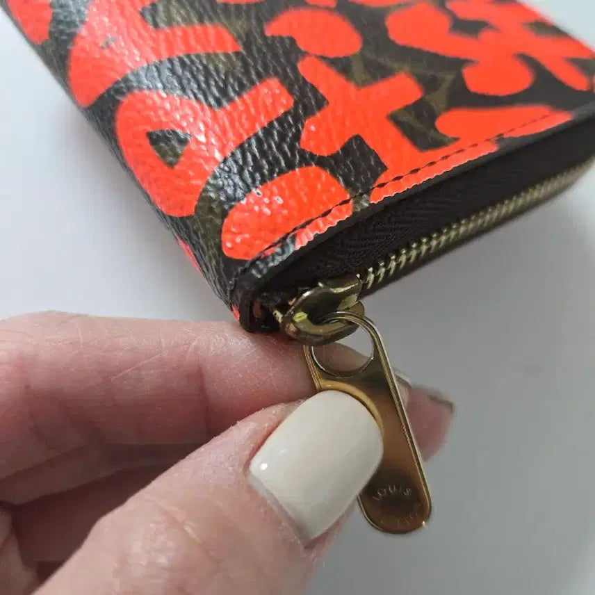 [BUNJANG] Louis Vuitton Graffiti Wallet / 루이비통 그래피티 지갑