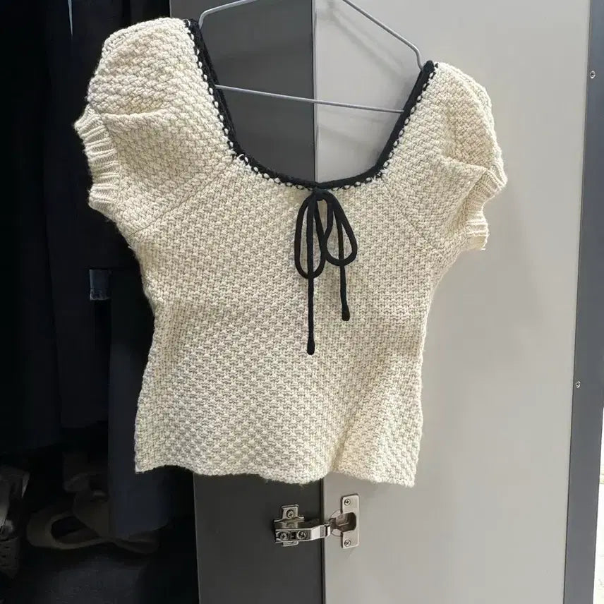 [BUNJANG] Sienne Puff Half Knit / 시눈 반팔니트