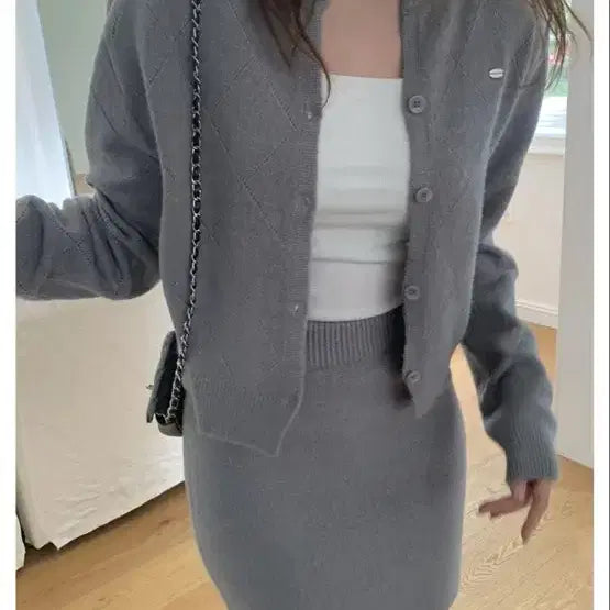 [BUNJANG] Meri on Lorea Punching Cardigan Set / 메리온 로레아 펀칭 가디건 세트