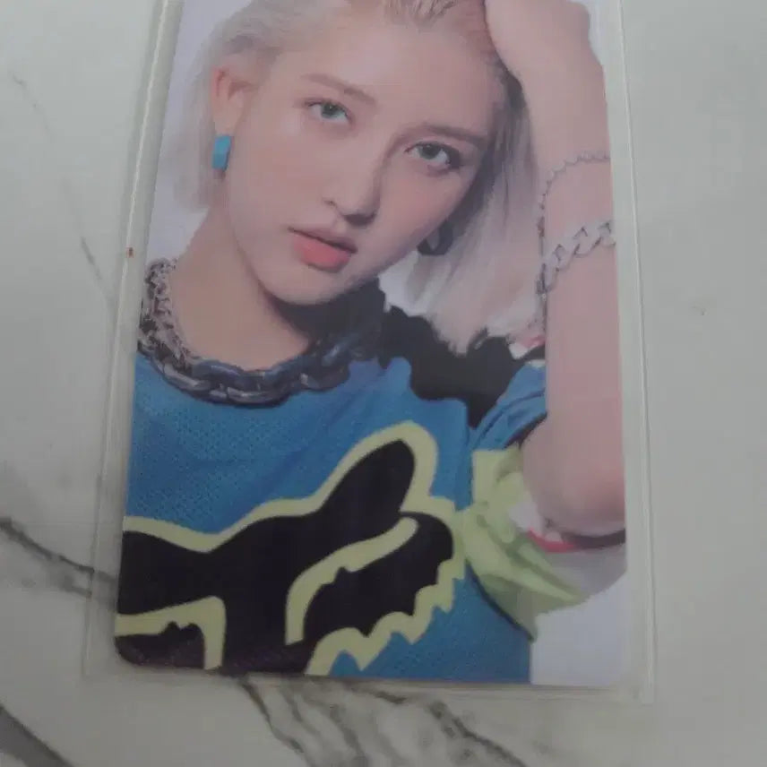 아이브 에프터라이크 사웨 럭드 가을