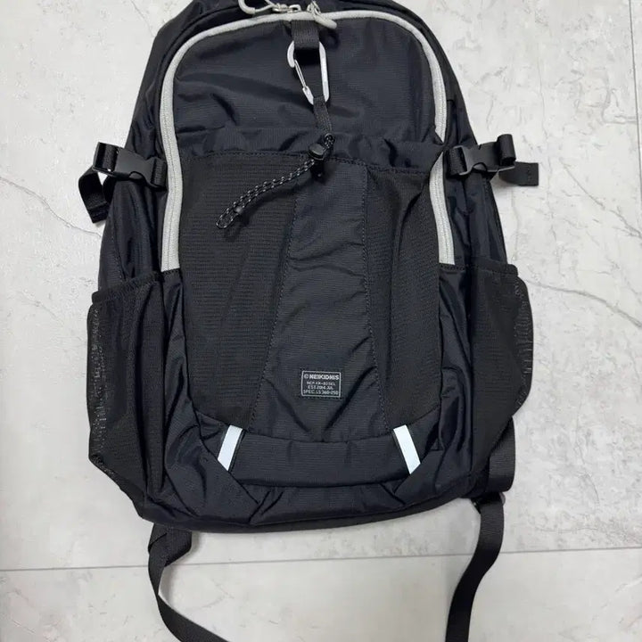 [BUNJANG] Nakedis Backpack / 네이키드니스 백팩 새제품 싸게 팔아요