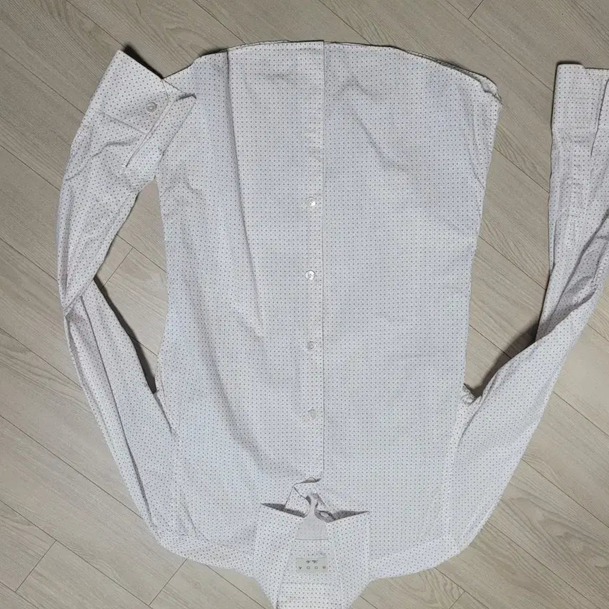 [BUNJANG] RODA White Dotted Long Sleeve Shirt / RODA 이태리산 흰색 잔도트 긴팔 셔츠