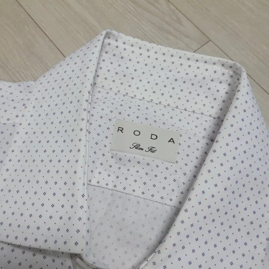 [BUNJANG] RODA White Dotted Long Sleeve Shirt / RODA 이태리산 흰색 잔도트 긴팔 셔츠