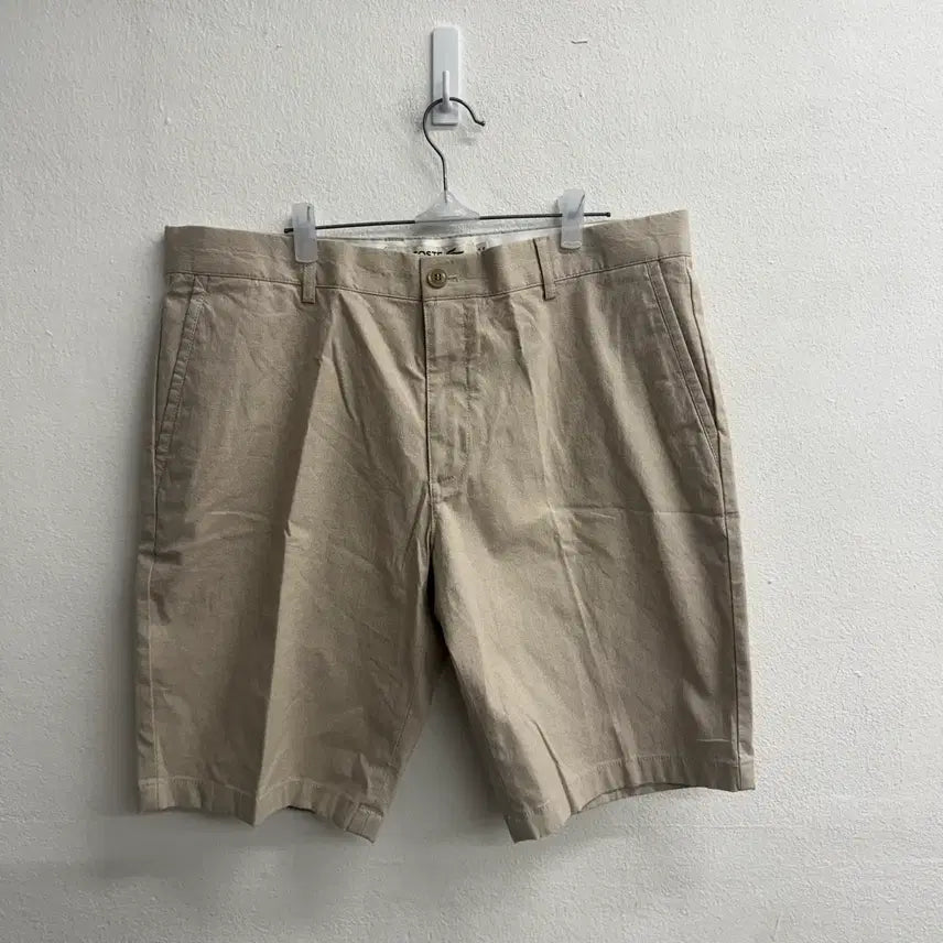 [SOLD OUT] 라코스테 슬림핏 베이지 하프 팬츠 36
