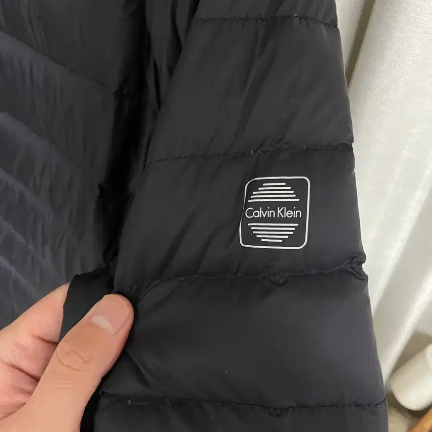 [BUNJANG] 캘빈클라인 블랙 경량 패딩 / 캘빈클라인 블랙 경량 패딩