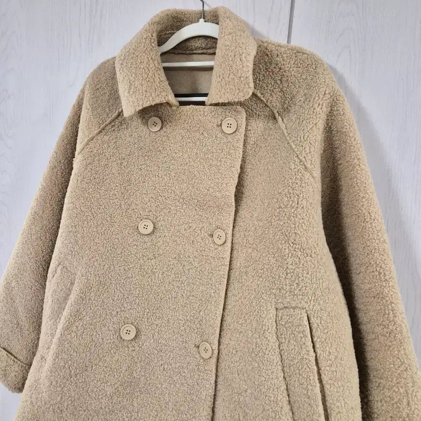 [BUNJANG] Beige Boucle Double Button Jacket / 베이지색 뽀글이 소재의 더블 버튼 자켓