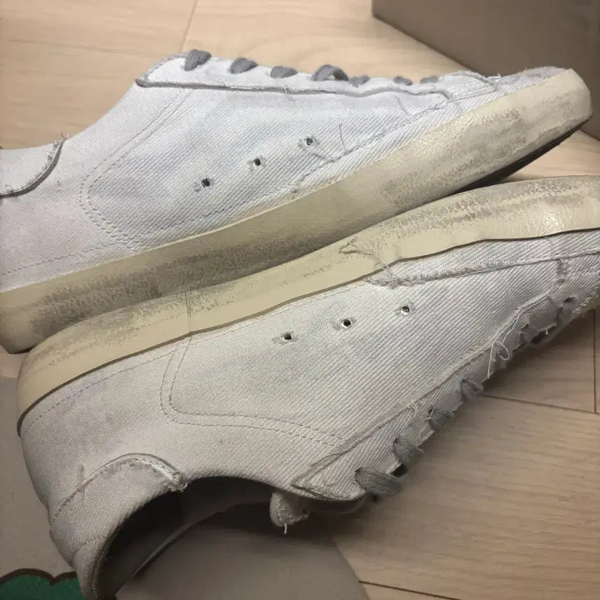 [SOLD OUT] 골든구스 한정판 스니커즈43사이즈