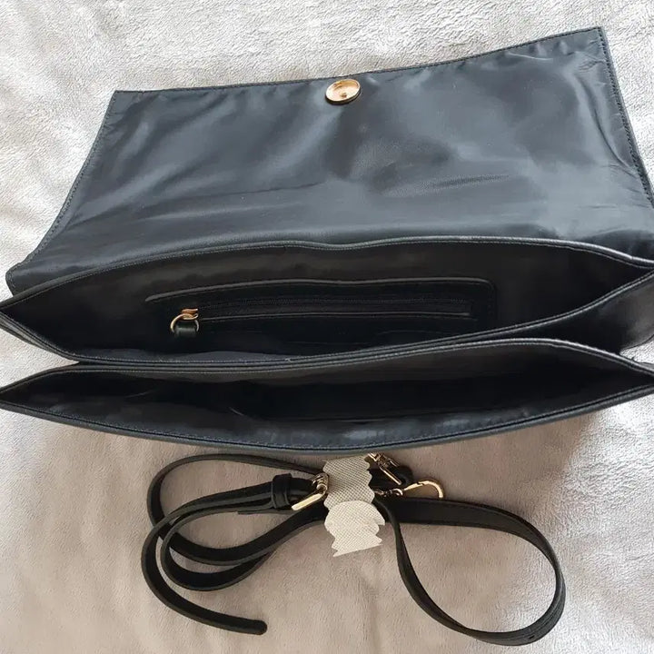 [BUNJANG] Unspecified Beige Crossbody Bag / 여성 슈펜 크로스백