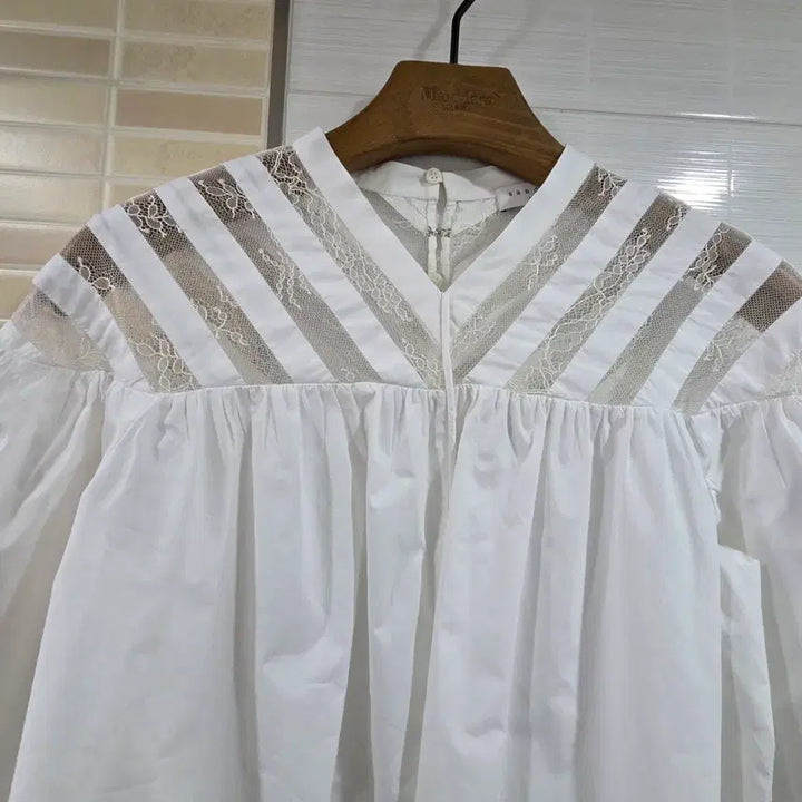 [SOLD OUT] 산드로 Sandro 레이스 블라우스 화이트