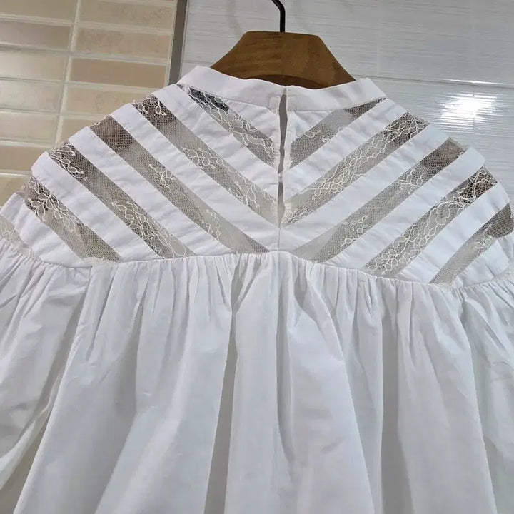 [SOLD OUT] 산드로 Sandro 레이스 블라우스 화이트