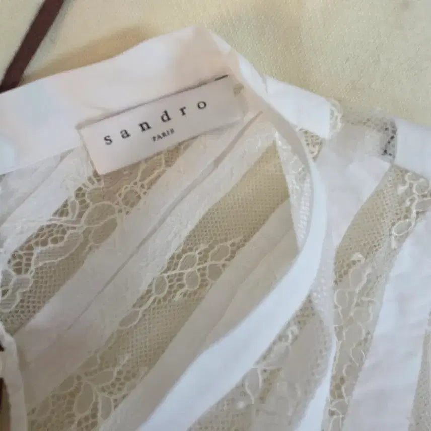 [SOLD OUT] 산드로 Sandro 레이스 블라우스 화이트