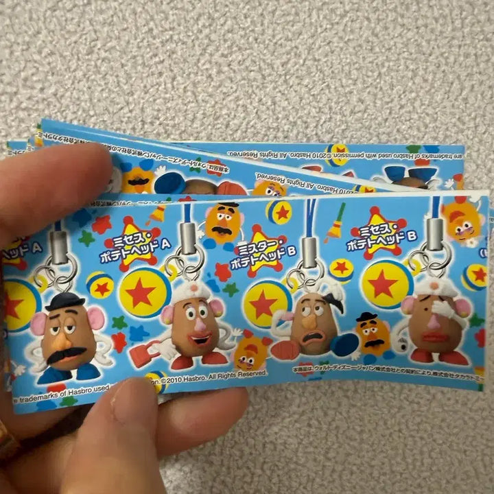 [BUNJANG] Toy Story Mr. &amp; Mrs. Potato Head Gacha Keyring / 토이스토리 포테이토 부부 가챠 키링 정품