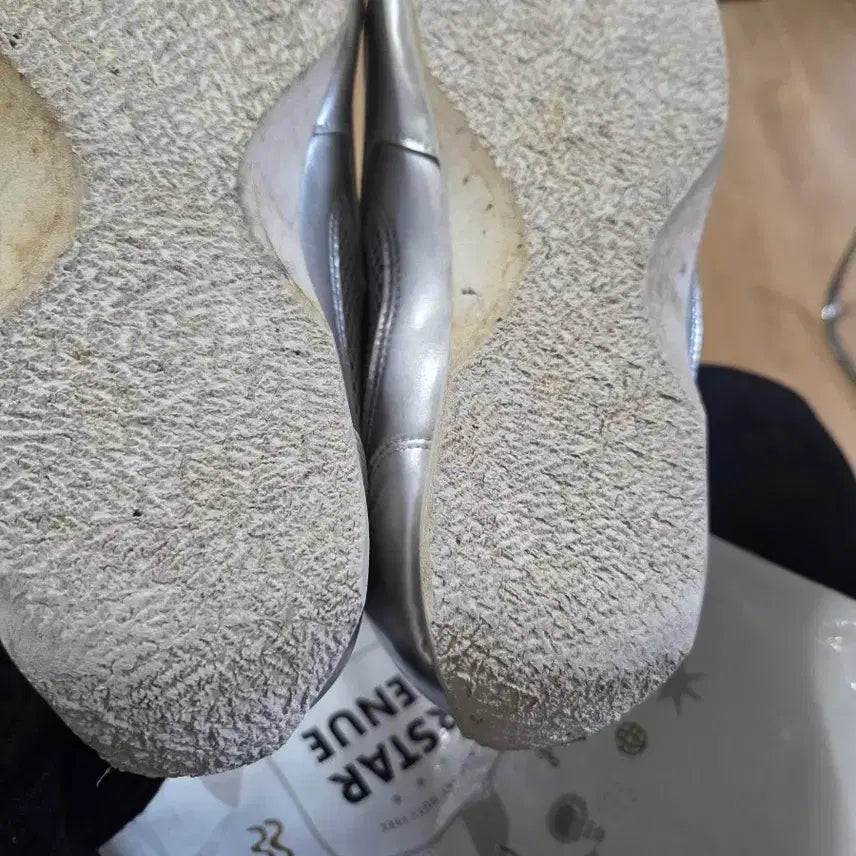 [BUNJANG] Yase Silver Sneakers 270 / 야세 270 실버 깔창찾음