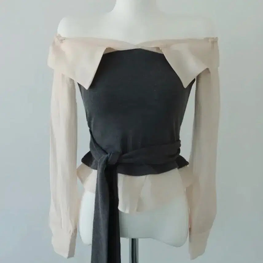 [BUNJANG] Off-Shoulder Blouse - New / 오프숄더 블라우스_새상품