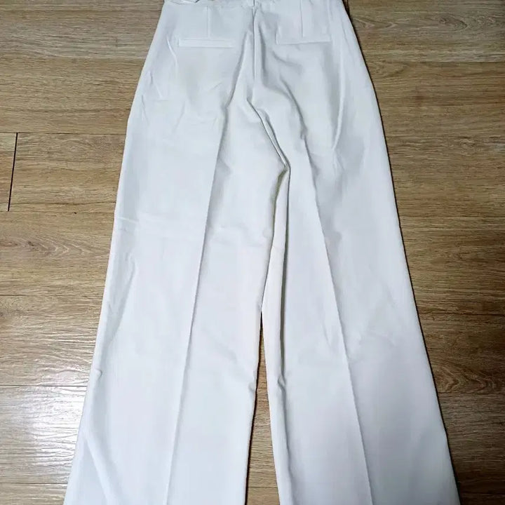 [SOLD OUT] [새상품/S] 저스트원 앨런 링클프리 비죠 핀턱슬랙스 (화이트/숏)