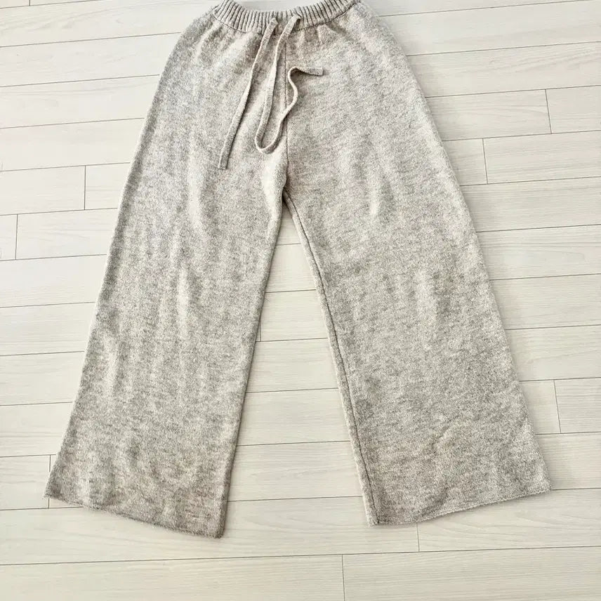 [BUNJANG] Amy Beige Wide Pants / AMY 니트 베이지 와이드 팬츠