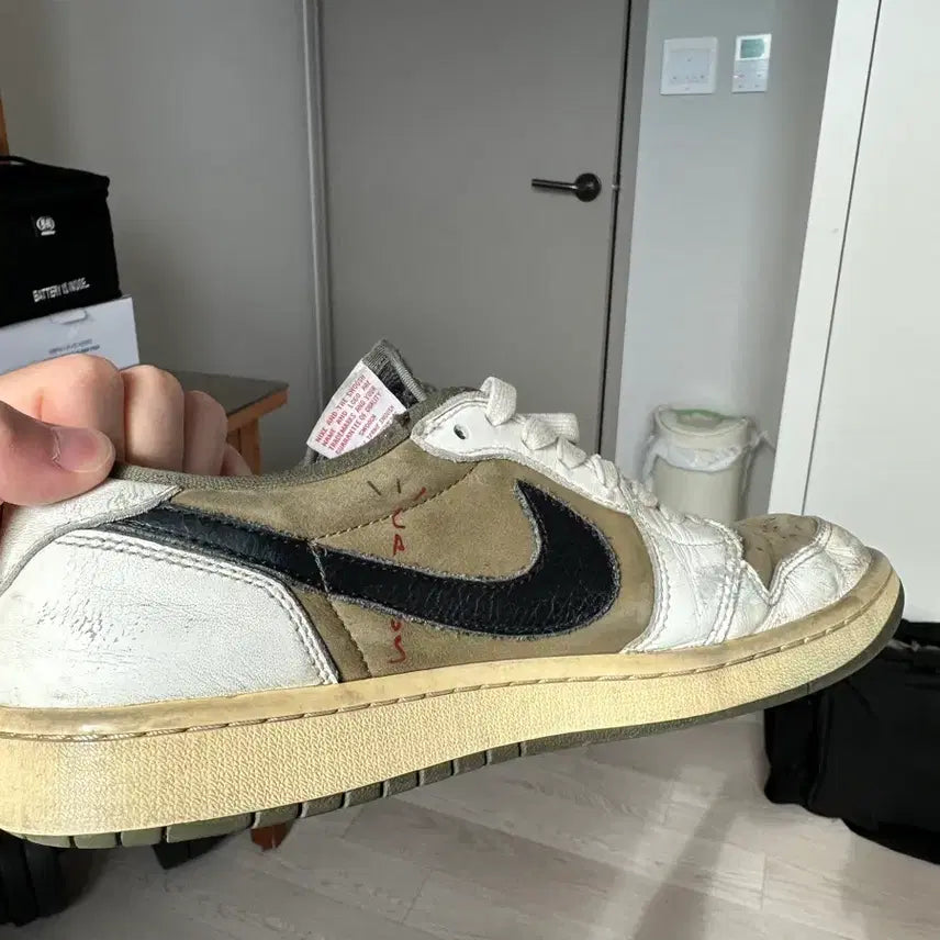 [BUNJANG] Nike Air Jordan 1 Low Travis Scott OG - 275 - Sneakers / 나이키 에어 조던1 로우 트래비스 스캇 OG-275/ 크림구매