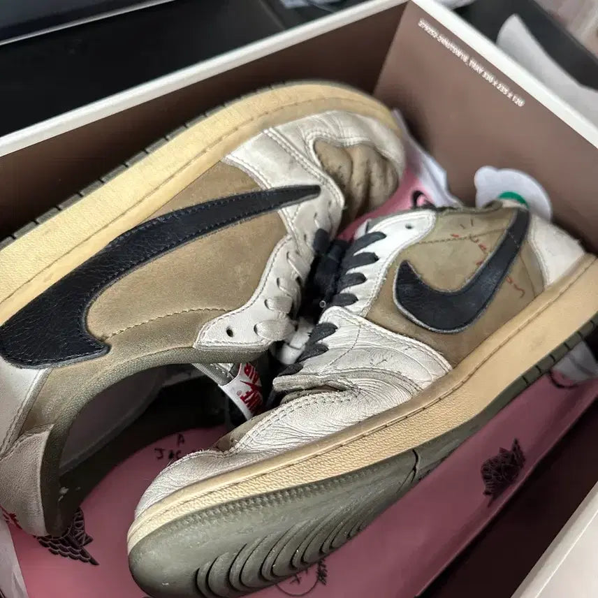 [BUNJANG] Nike Air Jordan 1 Low Travis Scott OG - 275 - Sneakers / 나이키 에어 조던1 로우 트래비스 스캇 OG-275/ 크림구매