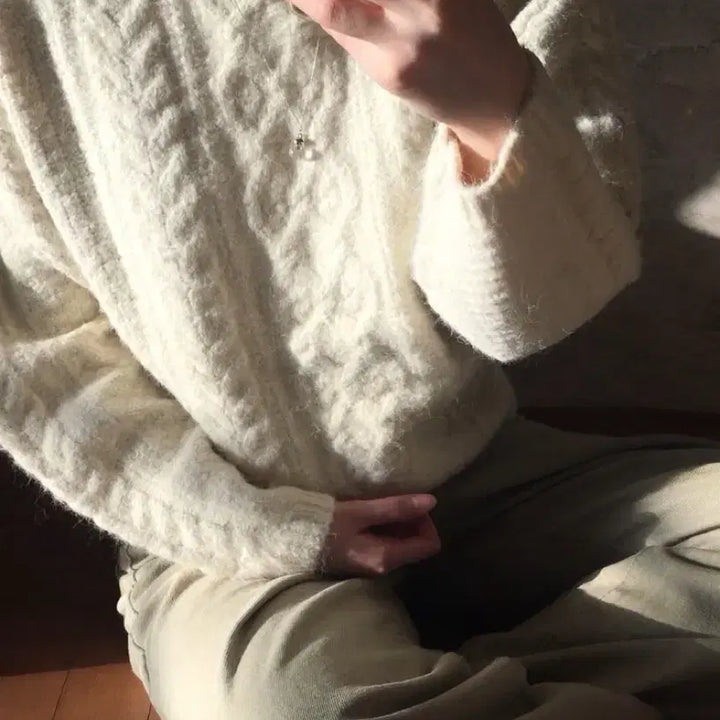 [BUNJANG] Ivory Cable Knit Sweater / 아이보리 꽈배기 니트 케이블 니트