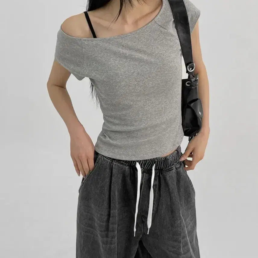[BUNJANG] BlackUp Raglan Short Sleeve T-shirt / 블랙업 미니브 나그랑 반팔티 블랙