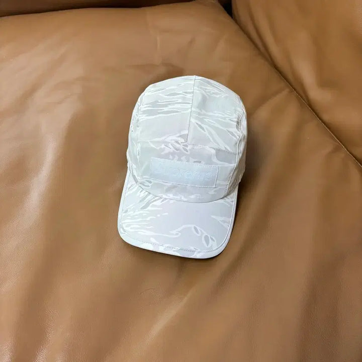 [BUNJANG] Supreme Reflective Tiger Camo Camp Cap / 슈프림 캠프캡 모자 리플렉티브 타이거 카모 화이트