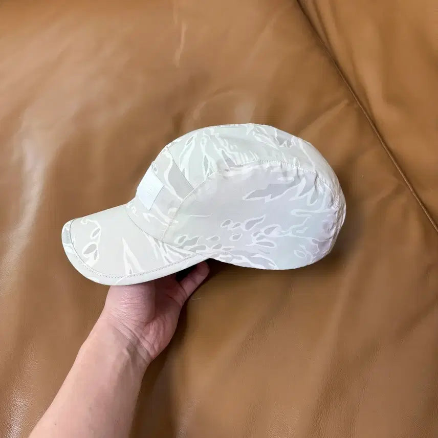 [BUNJANG] Supreme Reflective Tiger Camo Camp Cap / 슈프림 캠프캡 모자 리플렉티브 타이거 카모 화이트