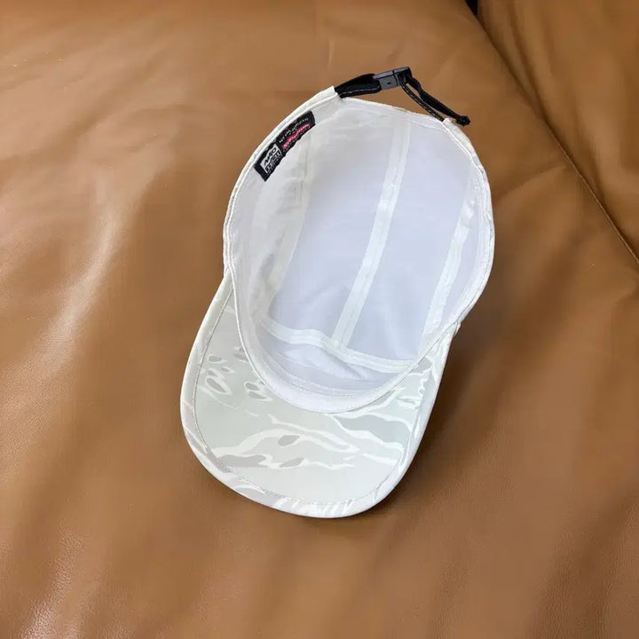 [BUNJANG] Supreme Reflective Tiger Camo Camp Cap / 슈프림 캠프캡 모자 리플렉티브 타이거 카모 화이트
