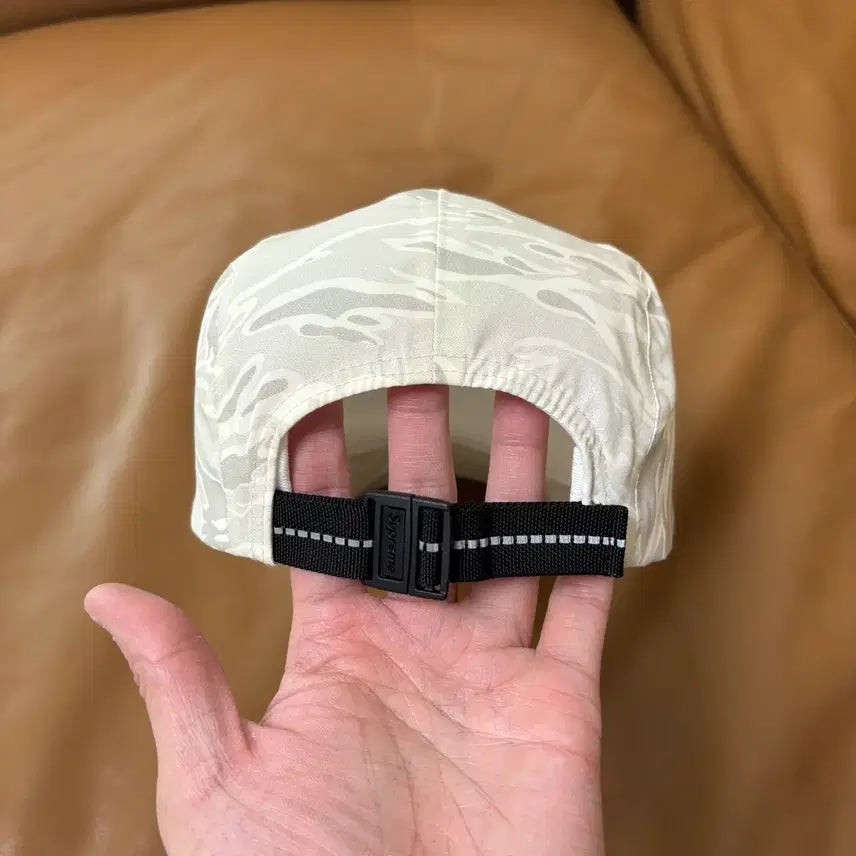 [BUNJANG] Supreme Reflective Tiger Camo Camp Cap / 슈프림 캠프캡 모자 리플렉티브 타이거 카모 화이트