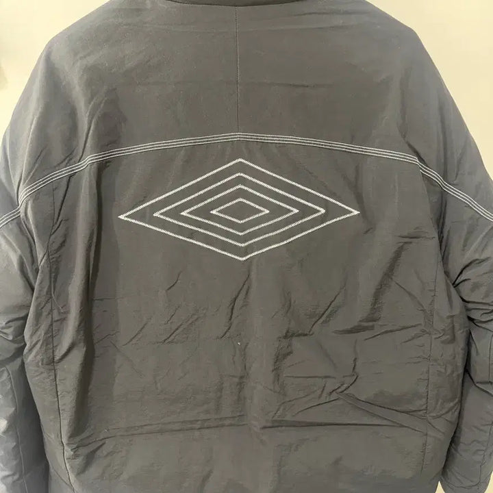 [BUNJANG] Umbro Black Padded Jacket 100 Size / 엄브로 패딩 블랙 100사이즈