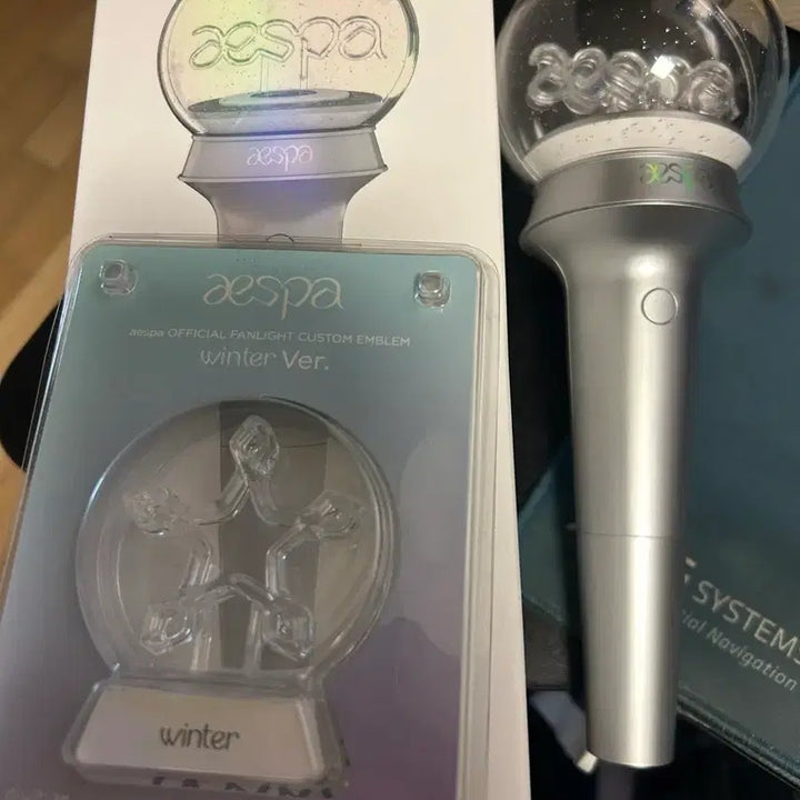 [BUNJANG] Aespa Winter Light Stick + Emblem / 에스파 응원봉 + 윈터 엠블럼 판매합니다