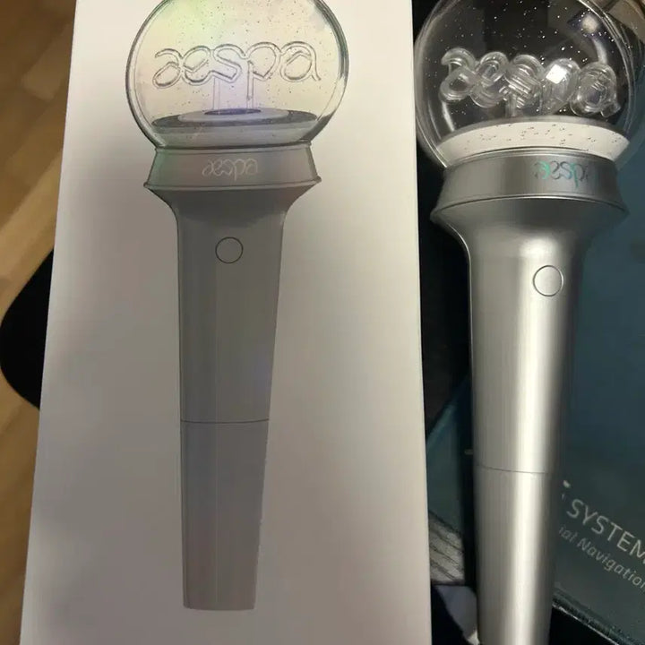 [BUNJANG] Aespa Winter Light Stick + Emblem / 에스파 응원봉 + 윈터 엠블럼 판매합니다