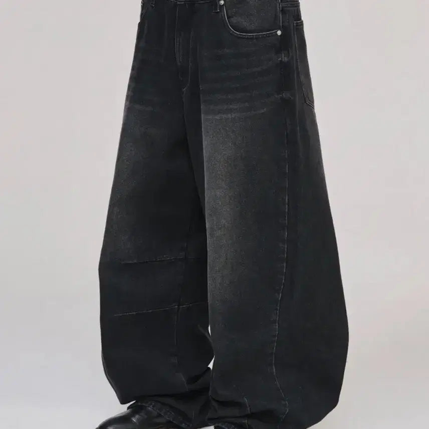 [BUNJANG] Signature Wide Curved Multi Dart Denim / 시그니처 와이드 커브드 멀티 다트 데님