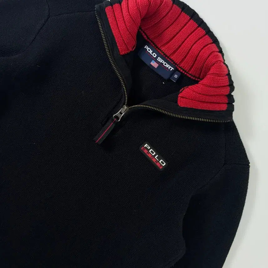 [SOLD OUT] Polo  폴로 스포츠 패치 코튼 블랙 반집업 니트