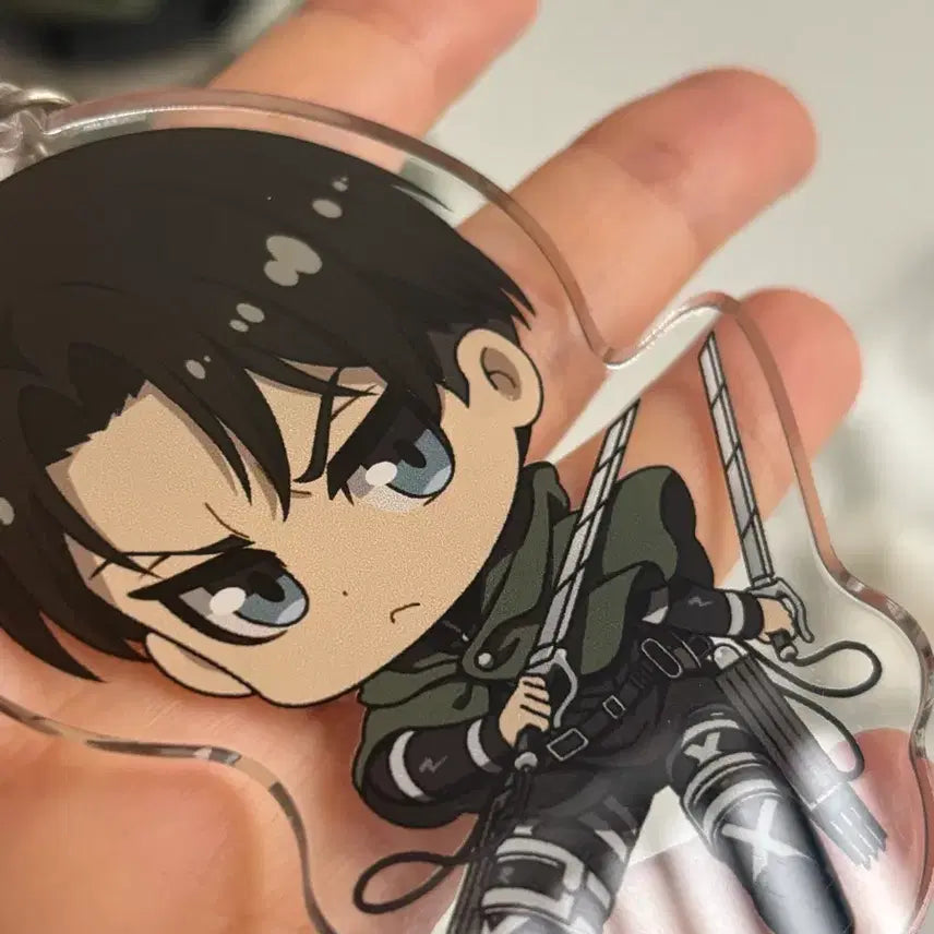 [BUNJANG] Attack on Titan Levi &amp; Erwin Acrylic Keyring Bundle Set / 진격거 리바이 엘빈 아크릴 키링 일괄 (개봉o)