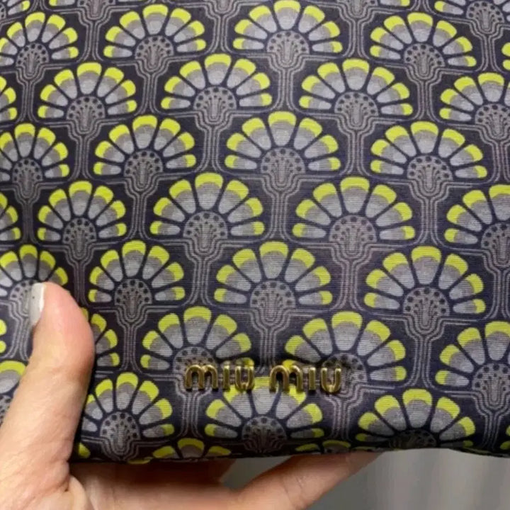 [BUNJANG] Miu Miu Patterned Drawstring Pouch Bag / 미우미우 패턴 드로스트링 파우치 가방