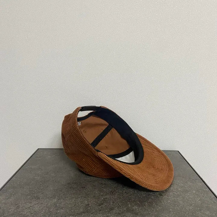 [BUNJANG] Supreme Corduroy 6 Panel Cap Brown / (OS) 슈프림 6패널 볼캡 모자 코듀로이 브라운