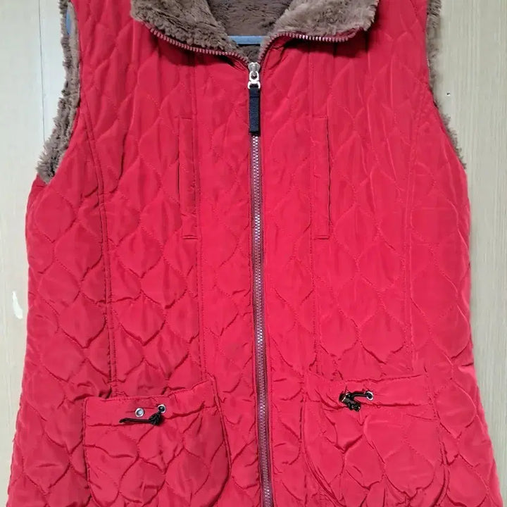 [BUNJANG] Red Quilted Vest with Brown Fur Lining / 레드 퀼팅 조끼 브라운 퍼 안감