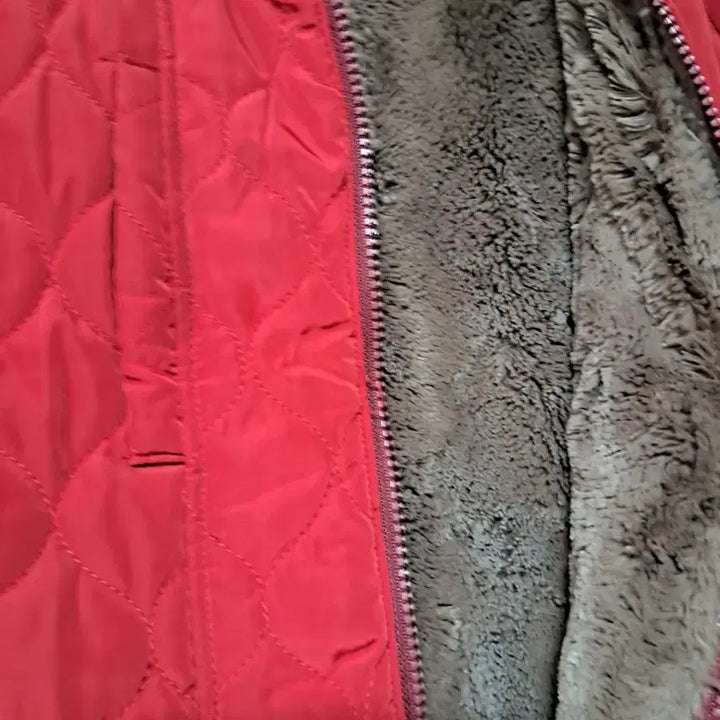 [BUNJANG] Red Quilted Vest with Brown Fur Lining / 레드 퀼팅 조끼 브라운 퍼 안감