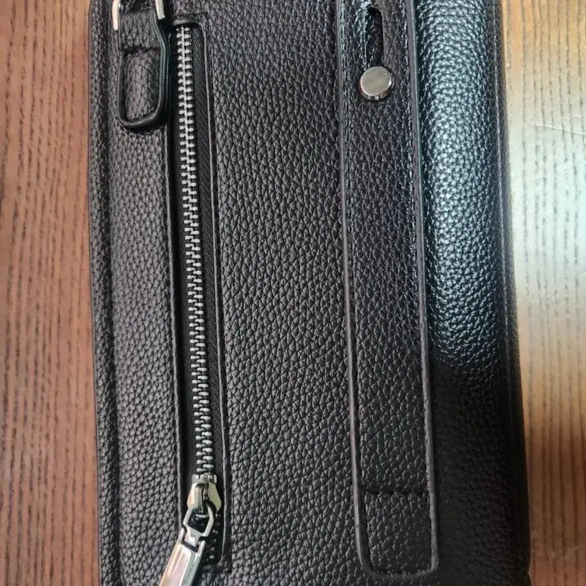 [SOLD OUT] 가죽 클러치백 팔아요