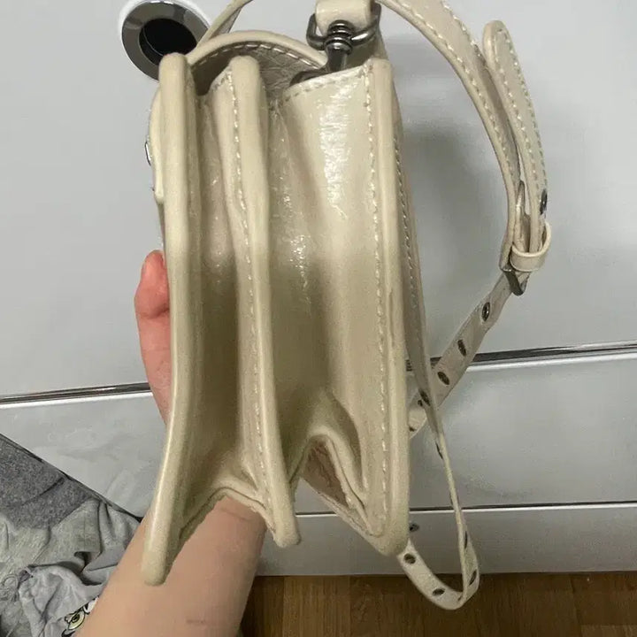 [BUNJANG] Kissing 여권백 Cream Passport Bag / 키시닝 여권백 크림색상