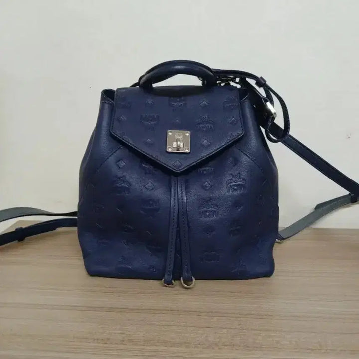 [BUNJANG] MCM Essential Monogram Leather Mini Backpack (Navy) / 여성 MCM 에센셜 모노그램 가죽 미니 백팩 (네이비)