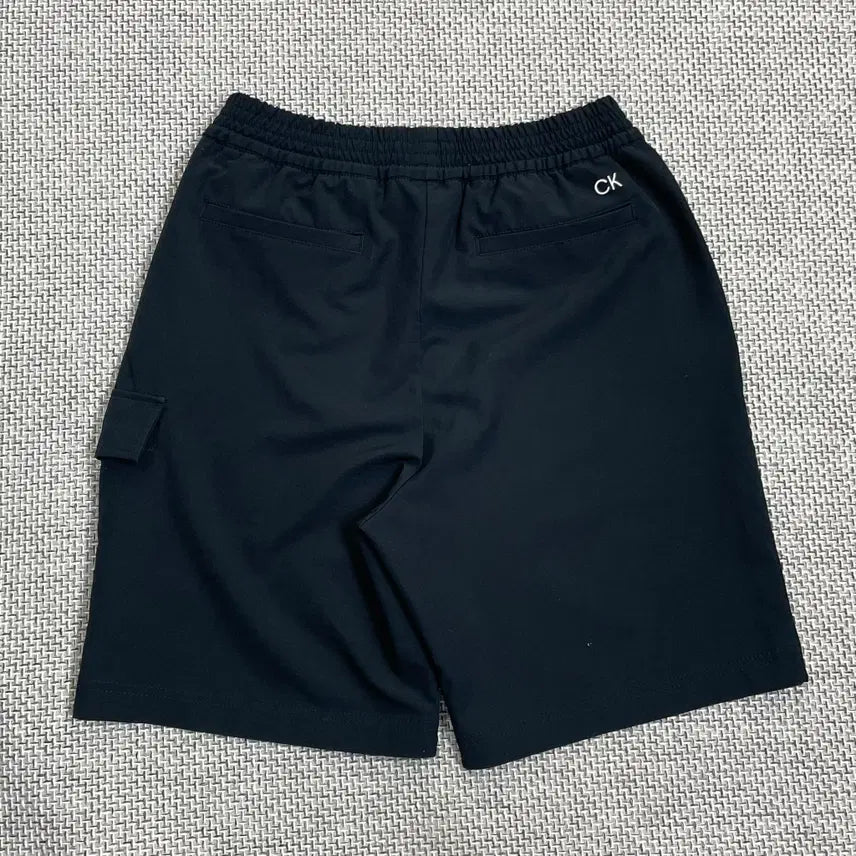 [BUNJANG] Calvin Klein Cargo Shorts (Black) / [여성하의] 캘빈클라인 5부 카고 반바지