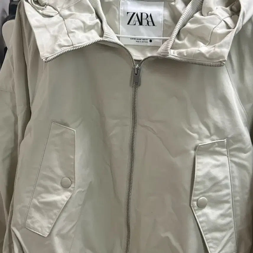 [BUNJANG] Zara Windbreaker Jacket / Zara 바람막이