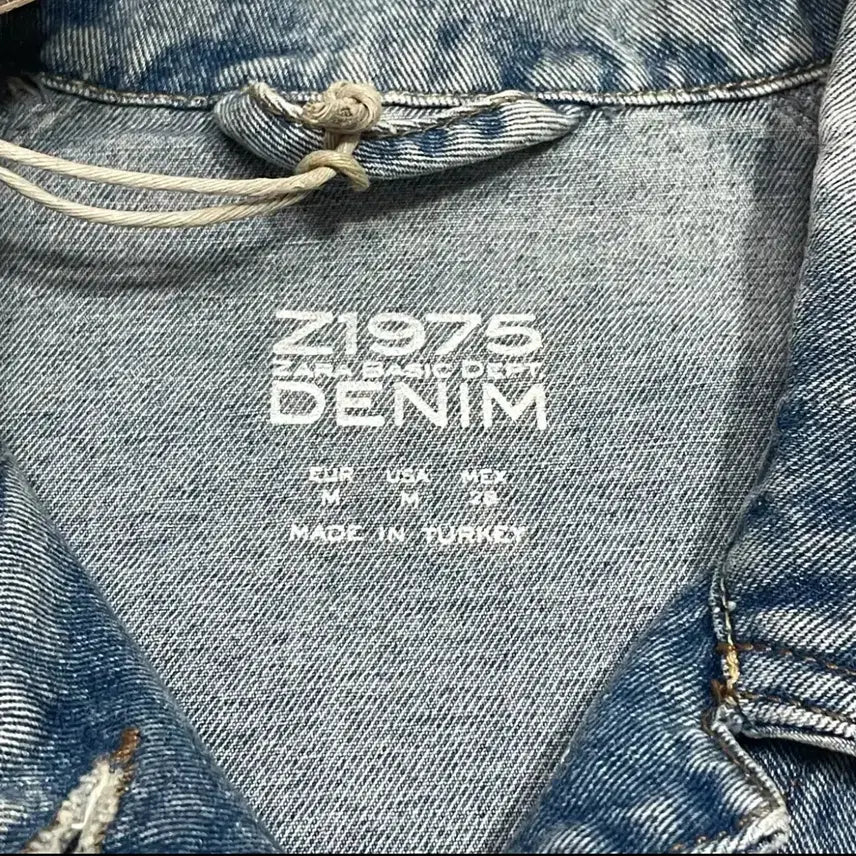 [BUNJANG] ZARA Basic Light Wash Denim Jacket - Women&